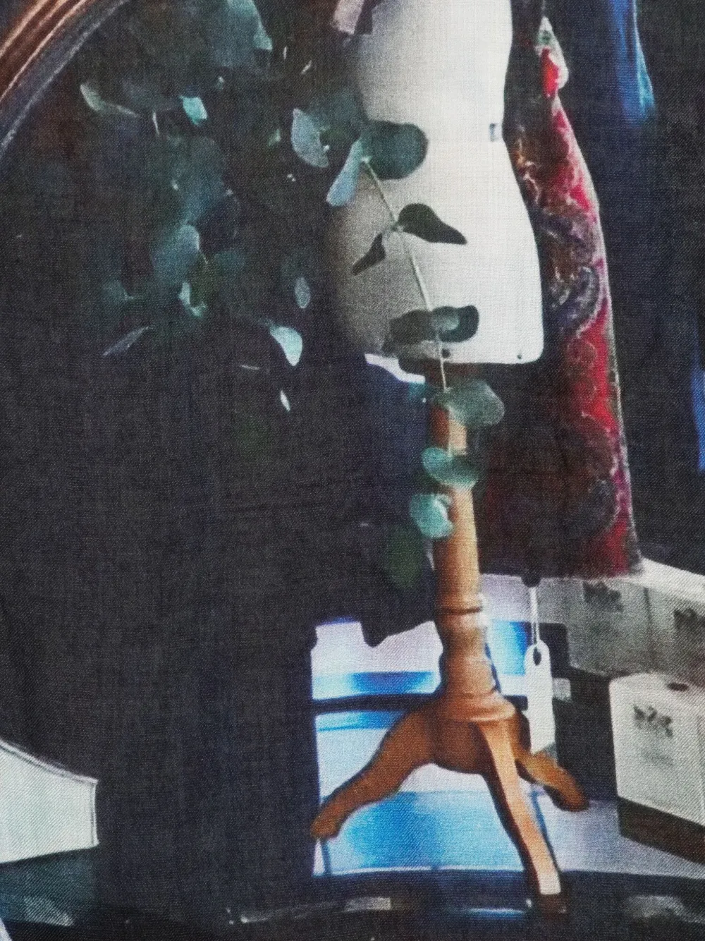 Talking Walls Boudoir Scarf In Brown