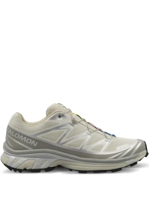 Salomon sneakers med silverdetalj