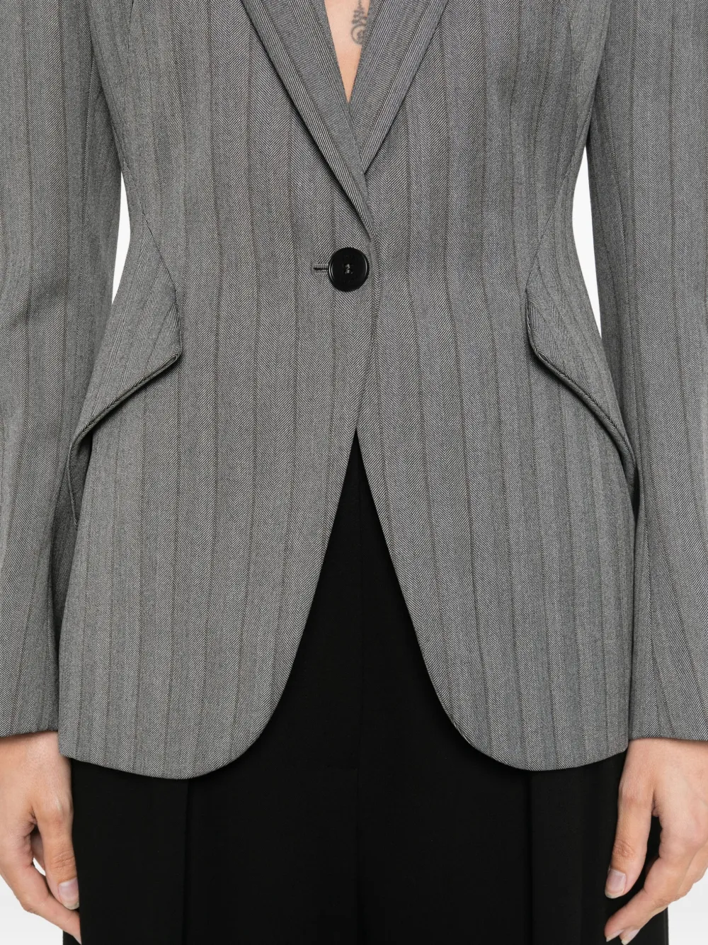 Alexander McQueen Blazer met krijtstreep en enkele rij knopen Grijs