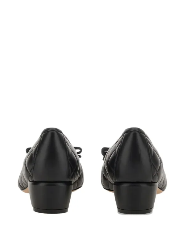 Salvatore Ferragamo パンプス キルティング ヴァラリボン 黒 フェラガモFerragamoヴァラ リボンキルティングパンプス