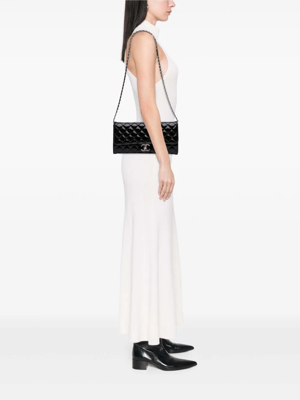 CHANEL Pre-Owned 2010-2011 Quilted Patent East West Wallet On Chain crossbody bag | Pre-Owned | Image 2