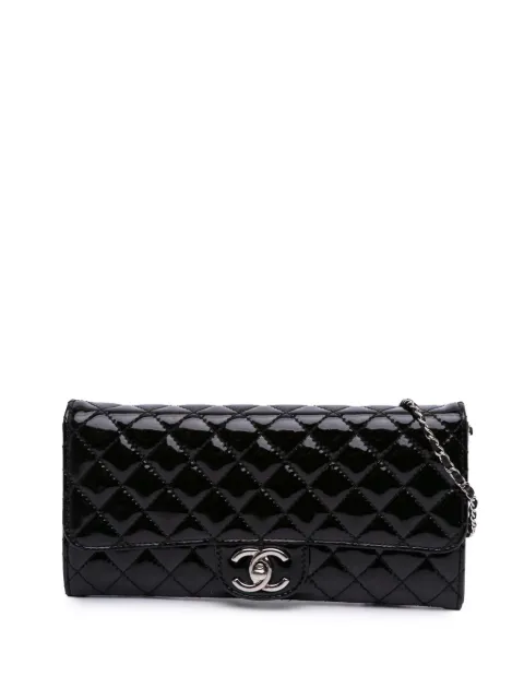 CHANEL Pre-Owned 2010-2011 Quilted Patent East West Wallet On Chain crossbody bag