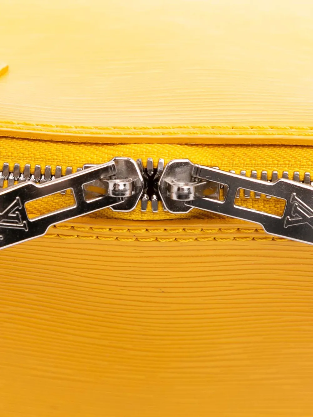 Pre-owned Louis Vuitton 2013 Epi Alma Pm Handbag