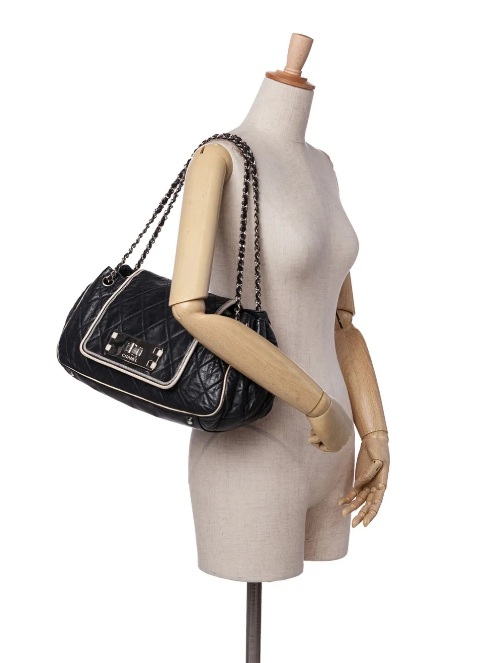 CHANEL Pre-Owned 2008-2009 Quilted Lambskin East West Accordion Flap shoulder bag | Pre-Owned | Image 2