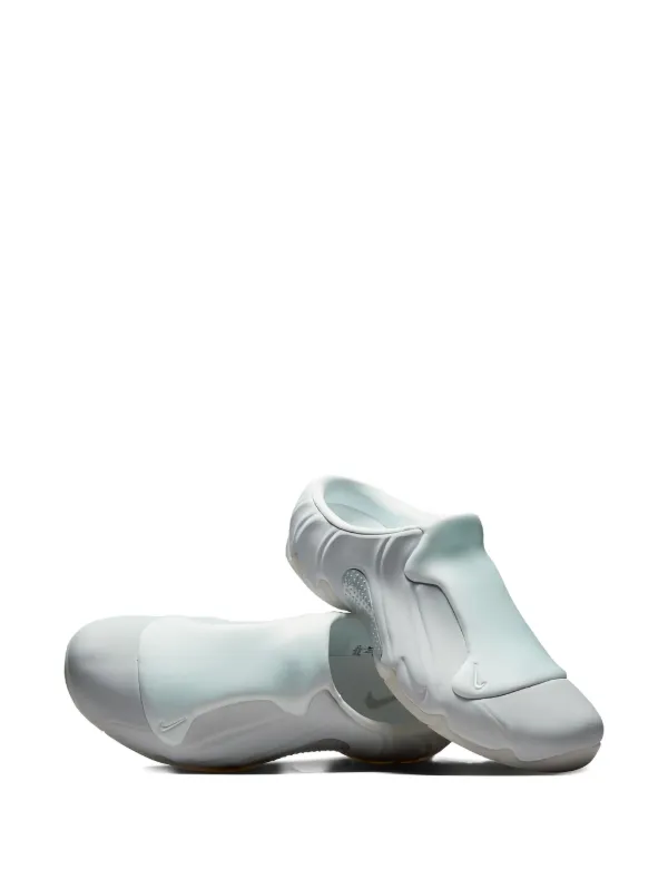 white nike dress shoes