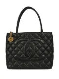 CHANEL Pre-Owned 2002 large Medallion tote bag - Black