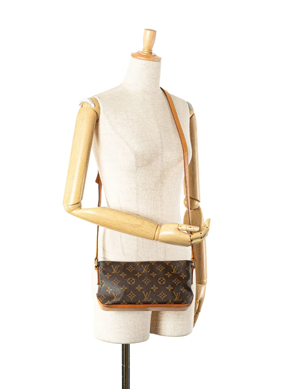 Pre-owned Louis Vuitton 2000 Monogram Trotteur Crossbody Bag In Brown