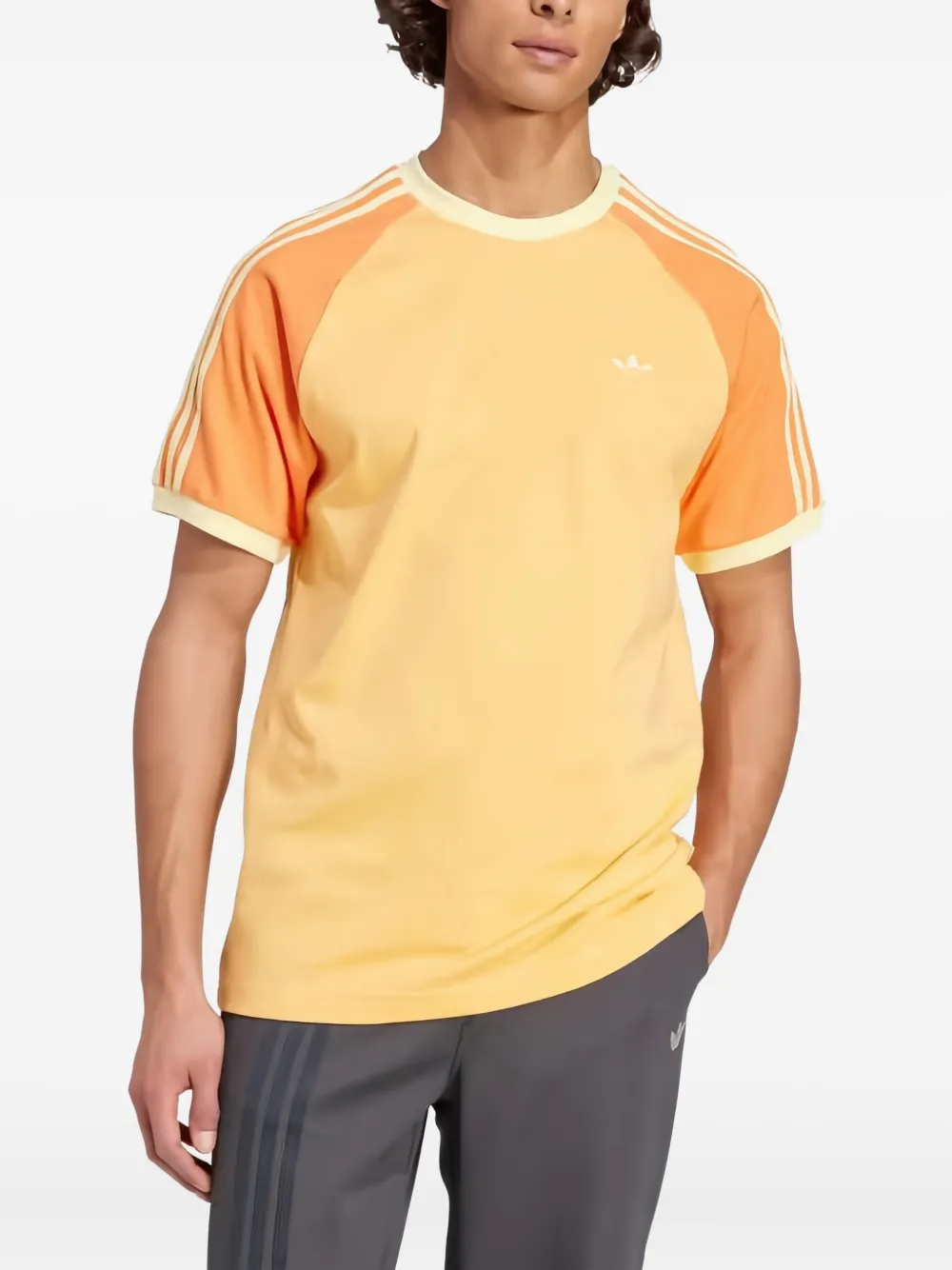 Adidas Gestreept T-shirt verfraaid met bloemen Roze