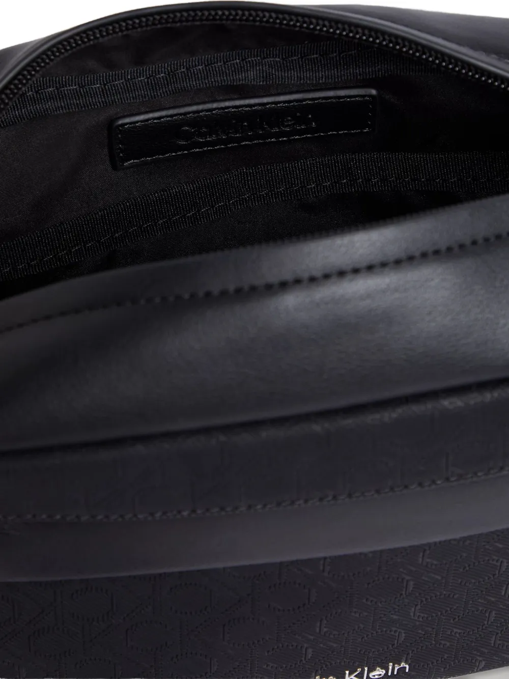 Calvin Klein Reistas met monogram-reliëf Blauw