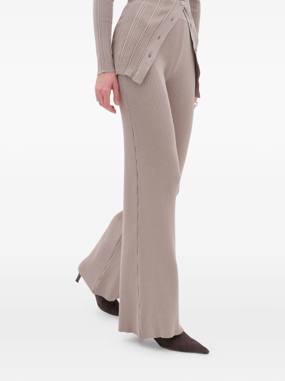 REMAIN Ribgebreide straight broek Beige