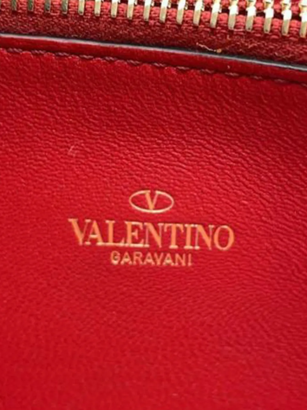 Pre-owned Valentino Garavani 2018-2025 Lambskin Rockstud Spike Heart Zip Around Wallet Long Wallets