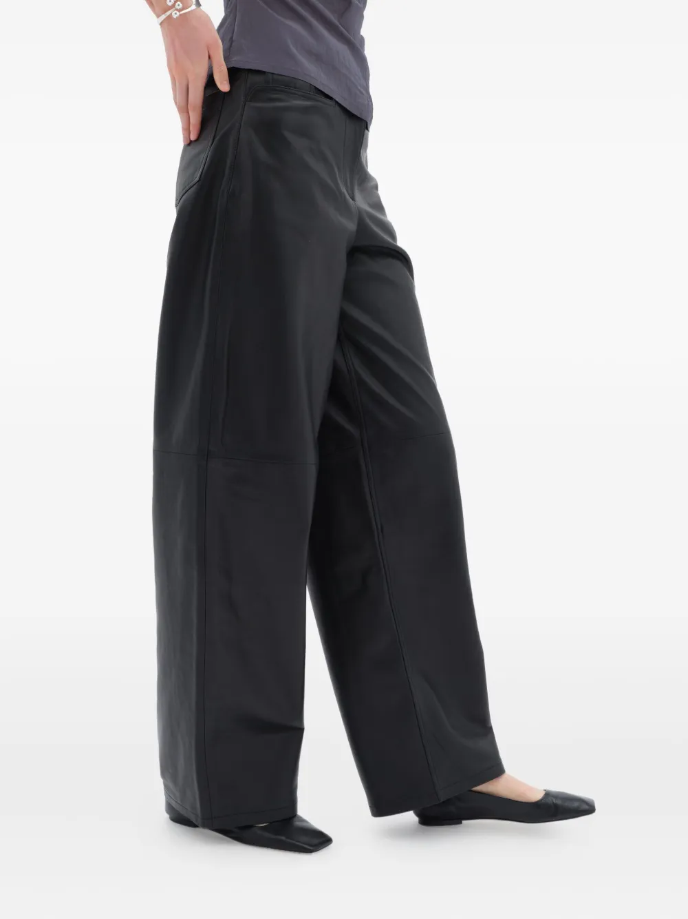 REMAIN Straight broek van lamsleer met vlakken Zwart