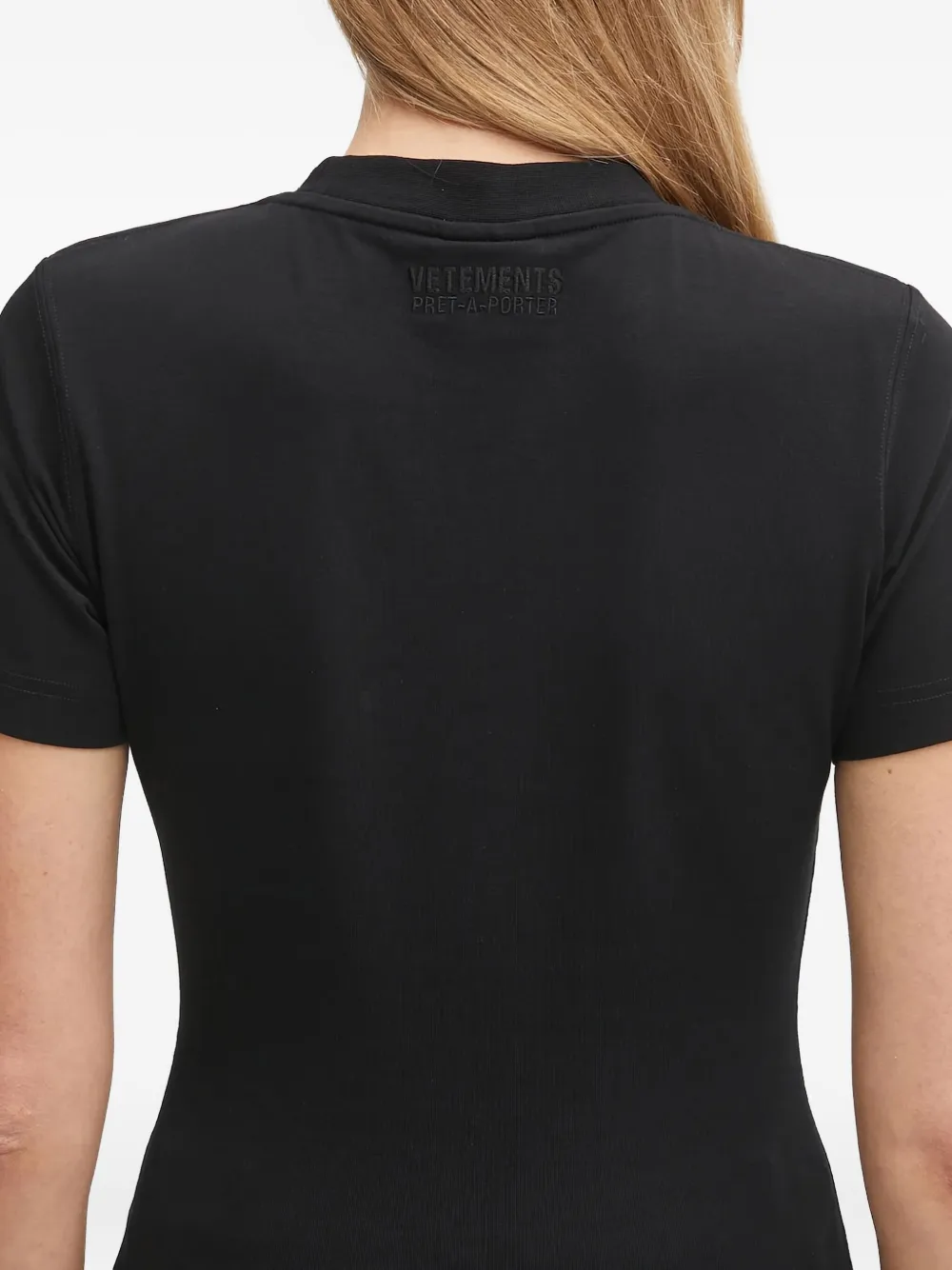 Vetements Logo-embroidered T-shirt In Black