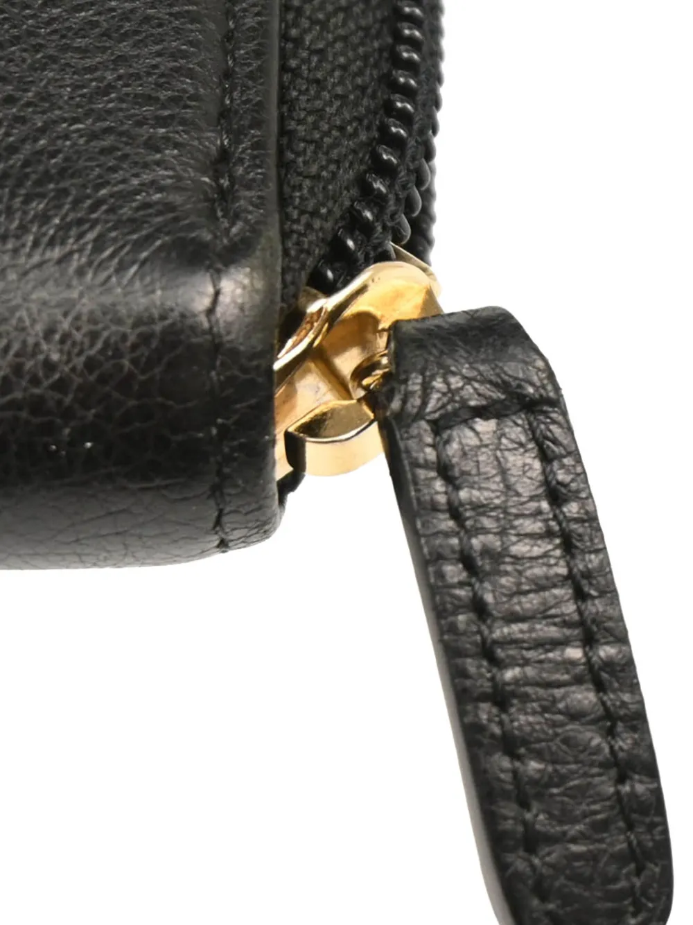 Pre-owned Chanel 2018 Embossed Interlocking Cc Logo Zip Wallet In Black