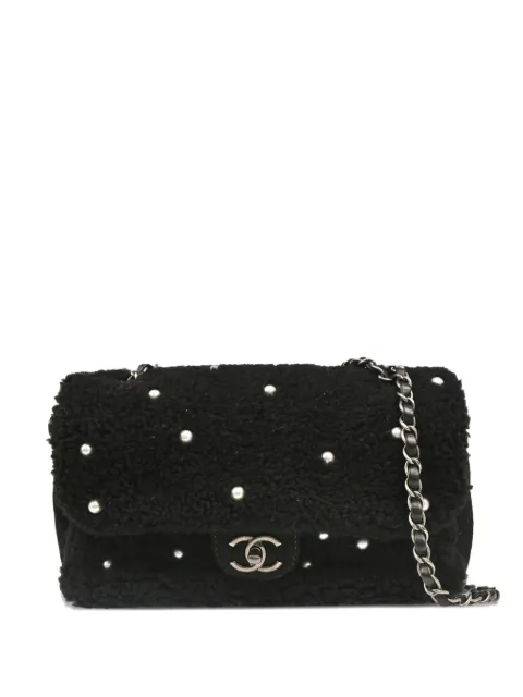 CHANEL Pre-Owned 2014 pearl-shearling shoulder bag