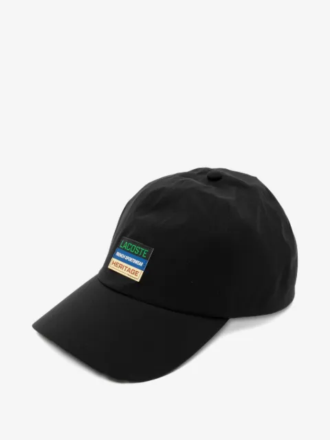 Lacoste gorra impermeable con distintivo