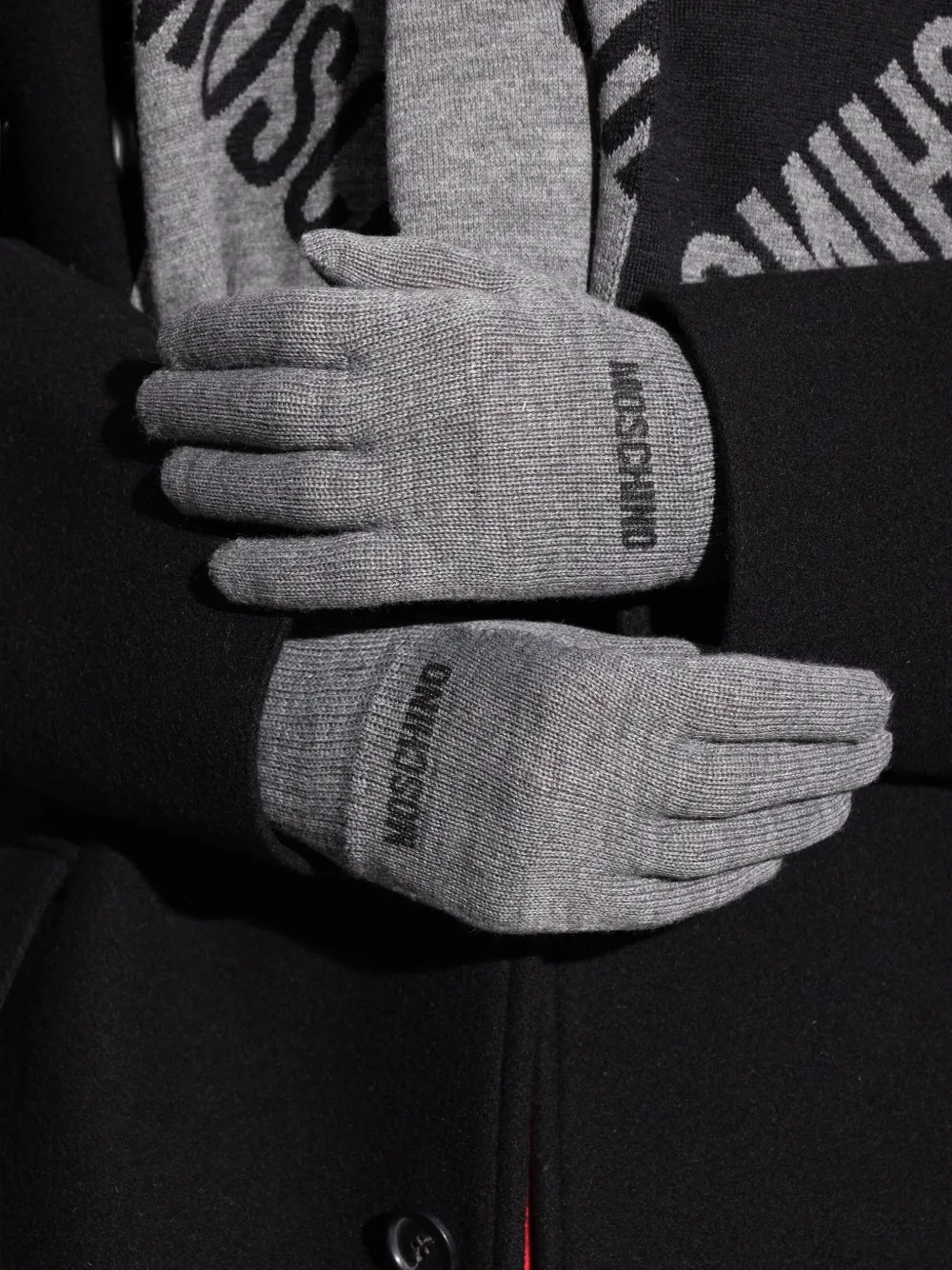 Moschino logo-embroidered ribbed gloves Grijs