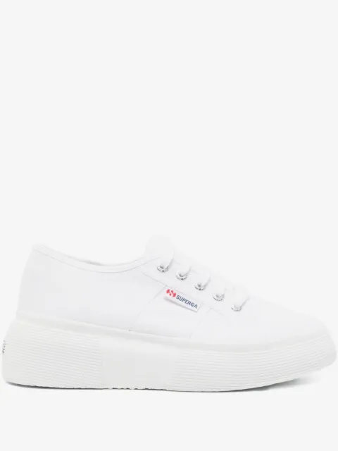 Superga tenis con agujetas y plataforma