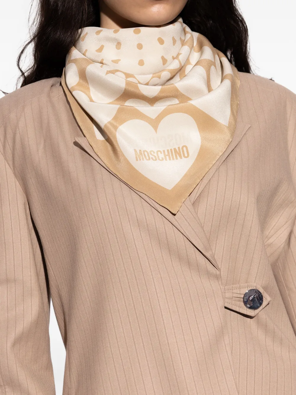 Moschino Zijden sjaal met hartprint Beige