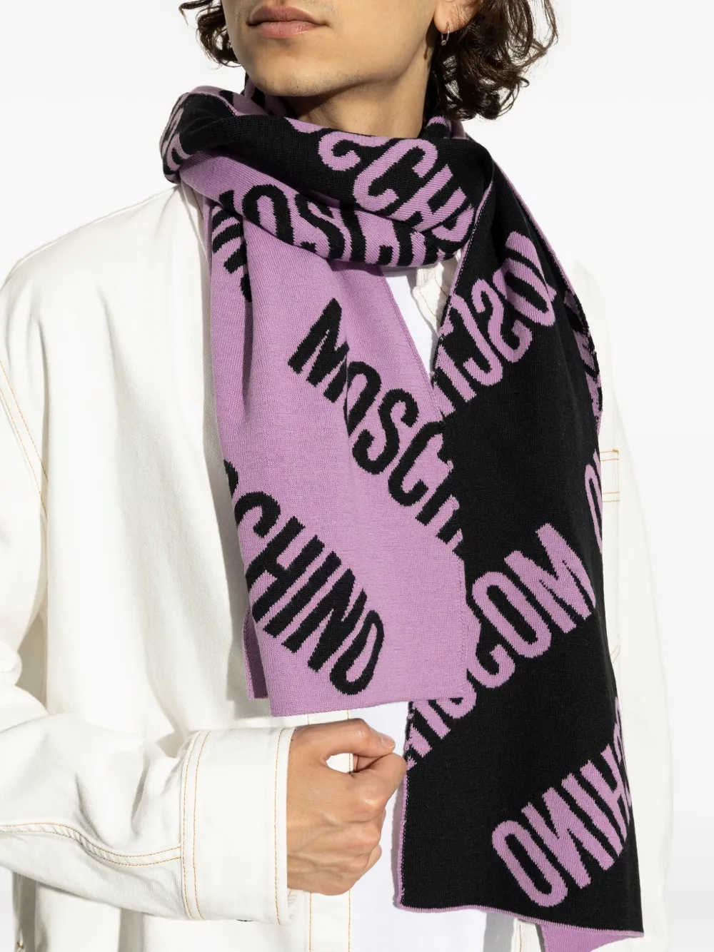 Moschino Logo-pattern Wool Scarf In Purple
