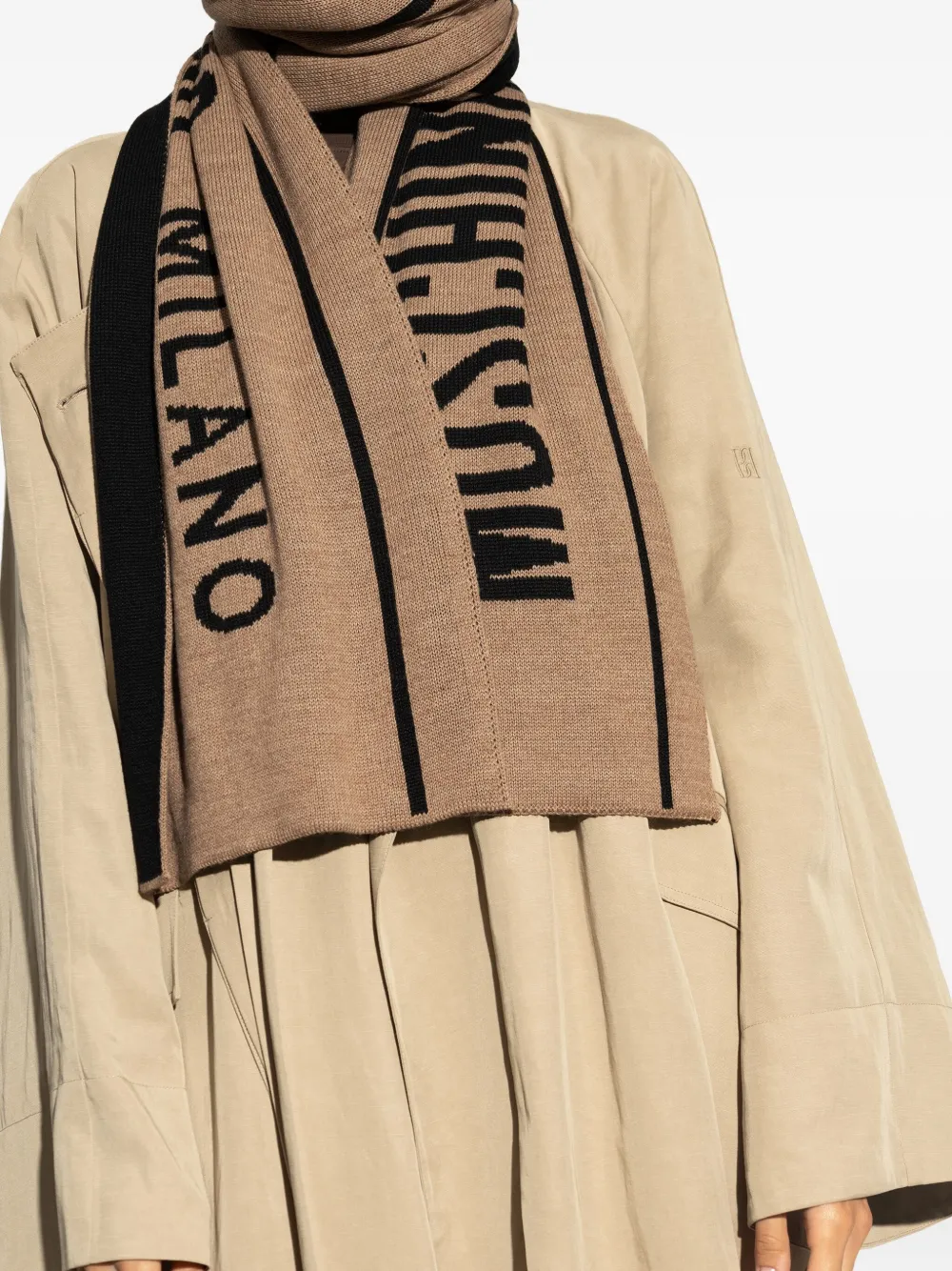 Moschino logo-intarsia scarf Beige