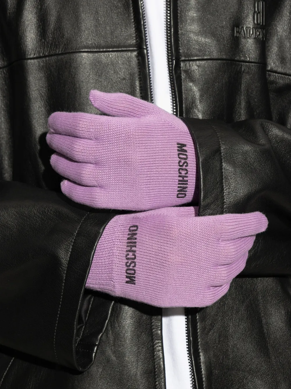 Moschino logo-embroidered ribbed gloves Paars