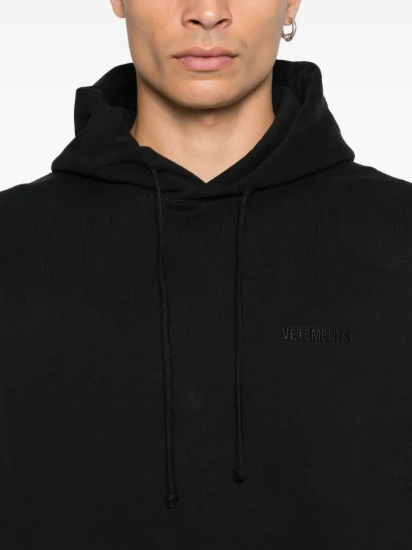 VETEMENTS ブラック フードパーカー　Lサイズ VETEMENTS ロゴ パーカー | ブラック | FARFETCH JP