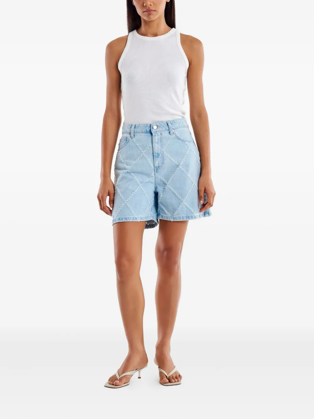 VICOLO diamond-quilted denim shorts - Blauw