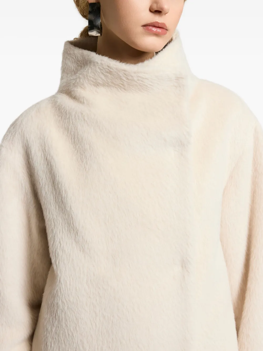 Peserico Jas met asymmetrische sluiting en hoge hals Beige