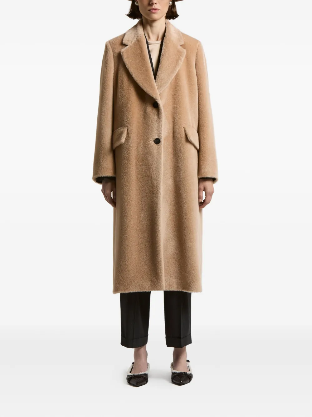 Peserico button-fastening pocket coat | Neutrals | Image 1