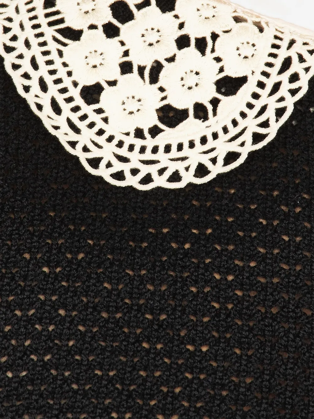 Alice And Olivia Crochet-collar Short-sleeve Top In Black