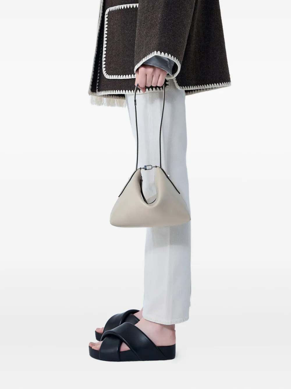 TOTEME Bevel schoudertas met gesp - Beige