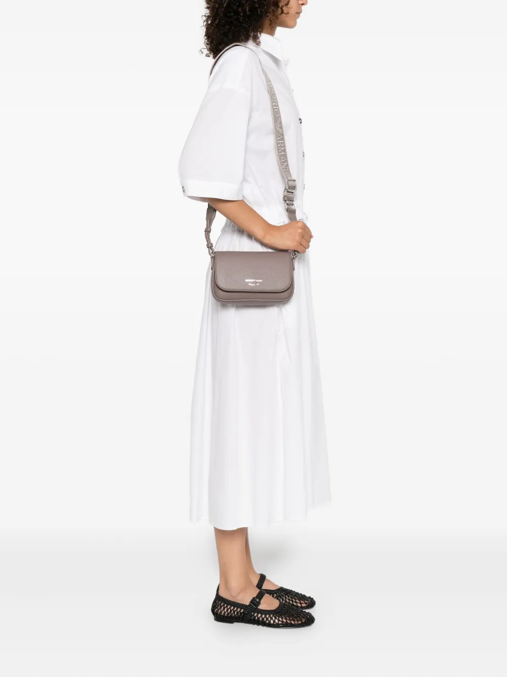 Emporio Armani شنطة كتف بطبعة شعار الماركة | Image 2