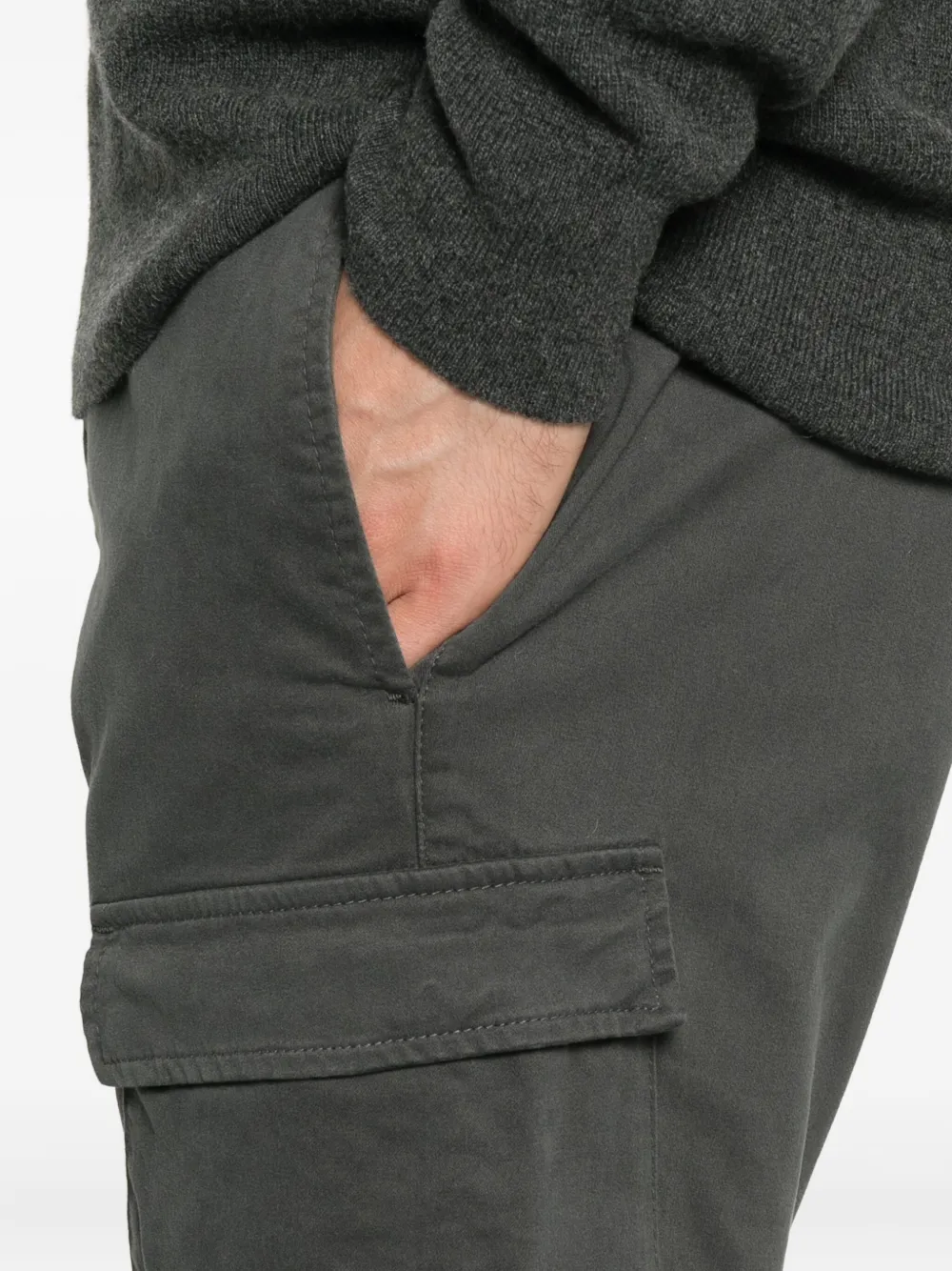 C.P. Company cargo pocket-detail trousers Groen