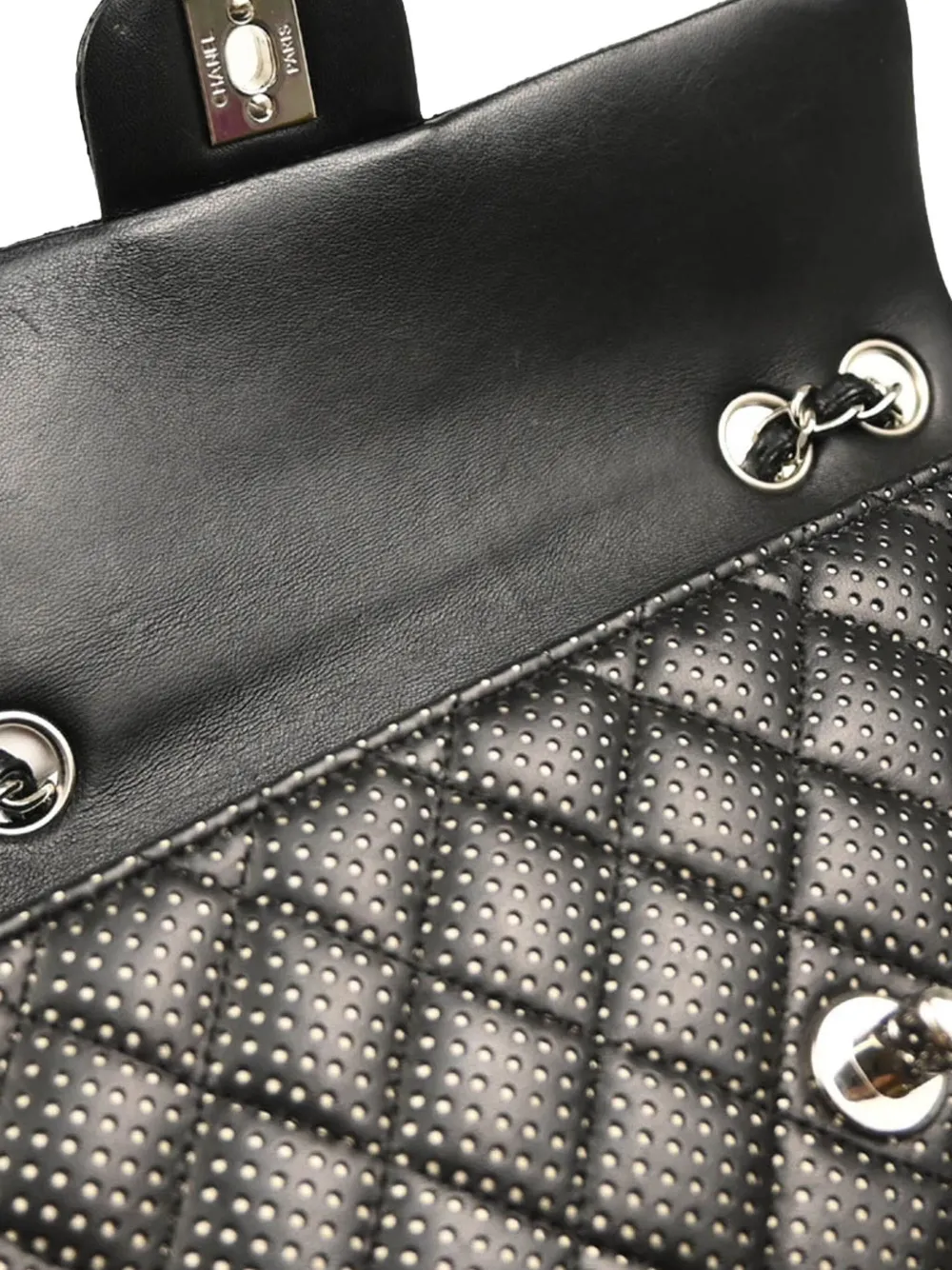 Pre-owned Chanel 2007 Quilted Leather Bag In Black