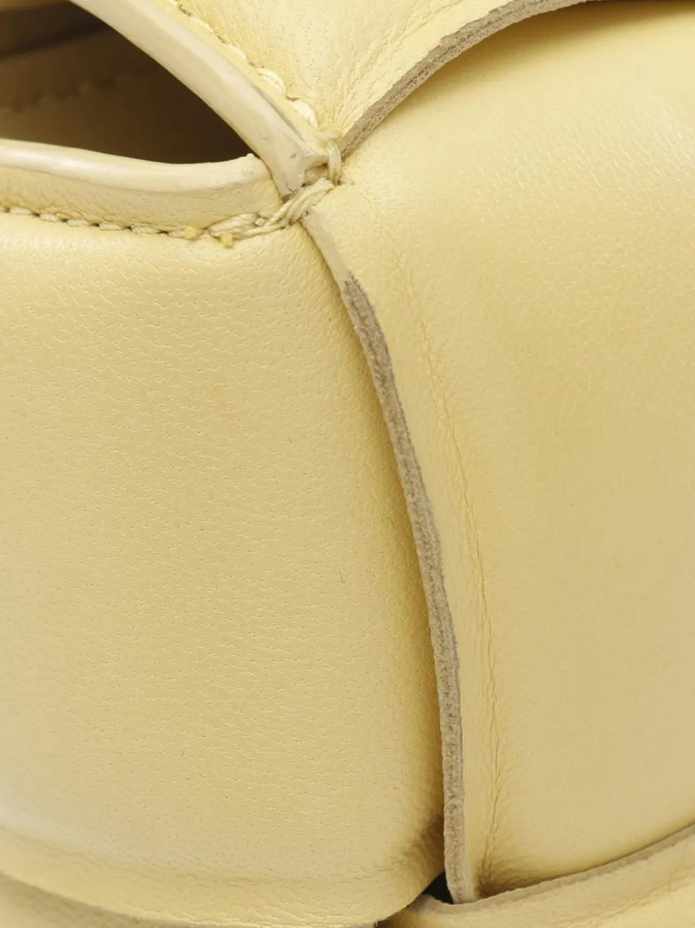 Bottega Veneta Pre-Owned 2012-2025 Nappa Intrecciato Padded Chain Cassette satchel | Pre-Owned | Image 2