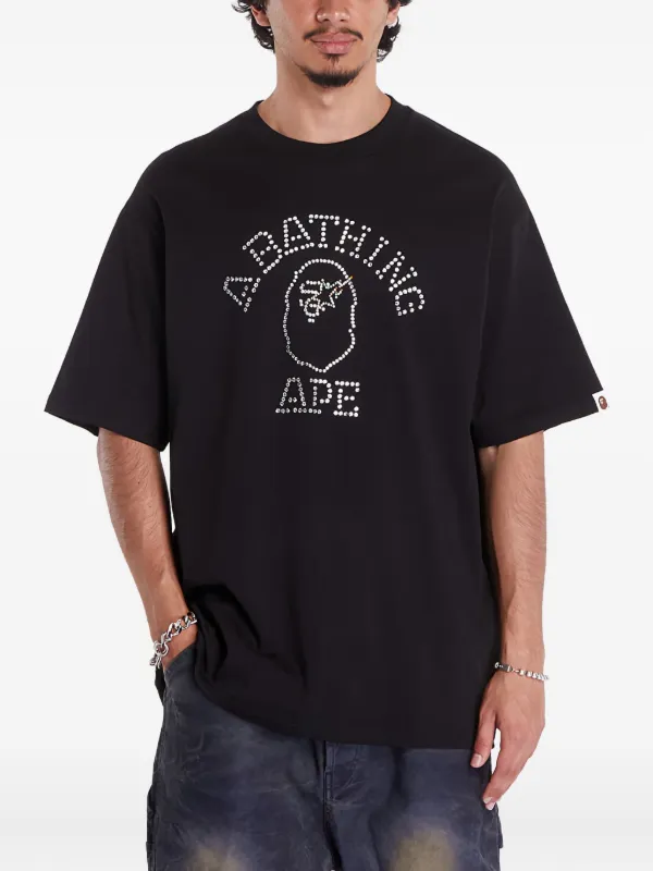 A BATHING APE ストーン　Tシャツ A BATHING APE® College ラインストーン Tシャツ | ホワイト