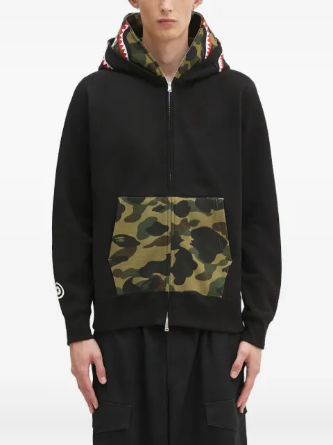 A BATHING APE® هودي بسحاب وطبعة قرش كاموفلاج