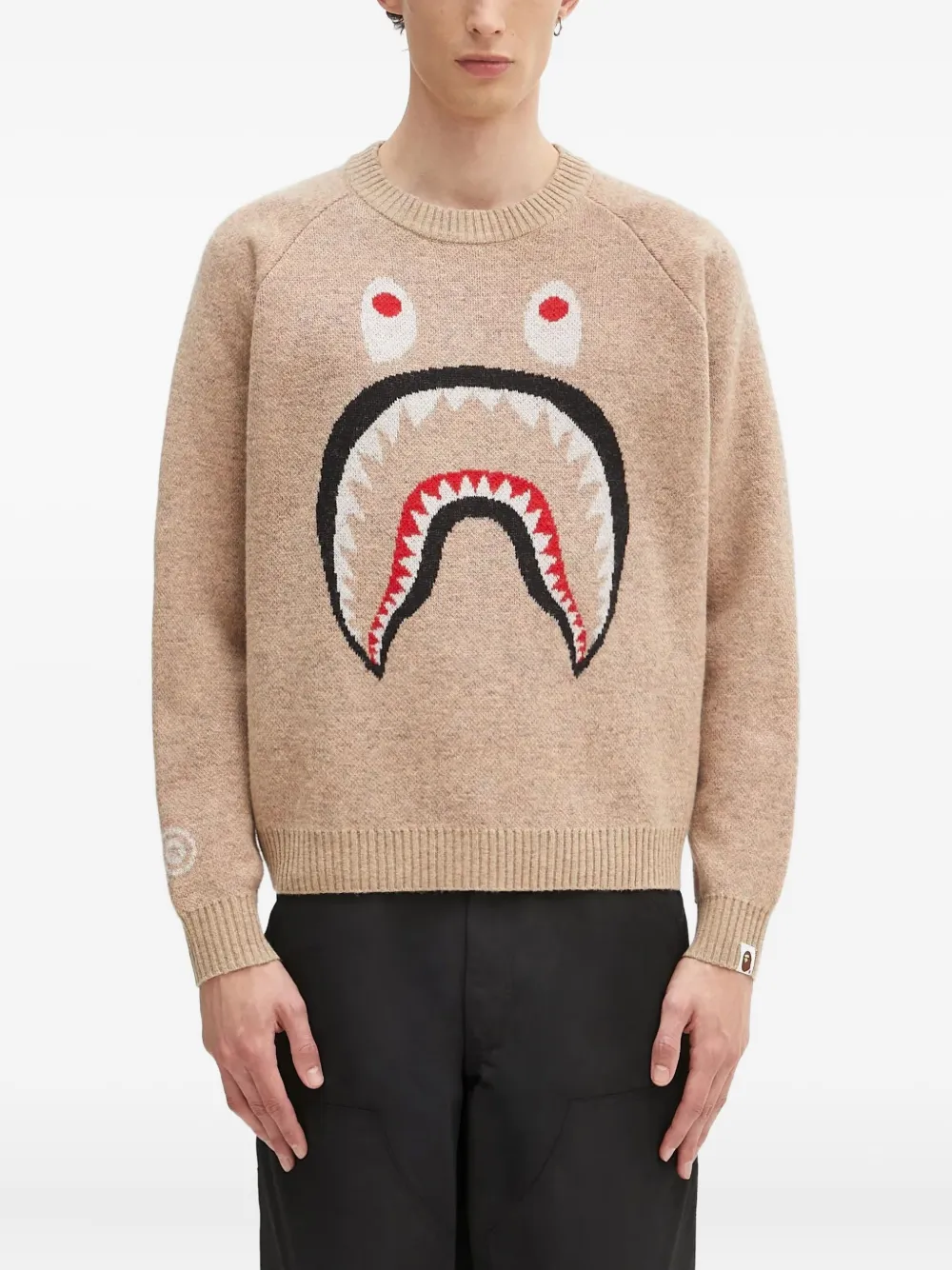 A BATHING APE® shark-head intarsia sweater | ألوان محايدة | Image 1
