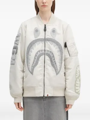 【たー】A BATHING APE MA-1ジャケット ホワイト アベイシングエイプA BATHING APE BAPE ロゴプリントMA-1