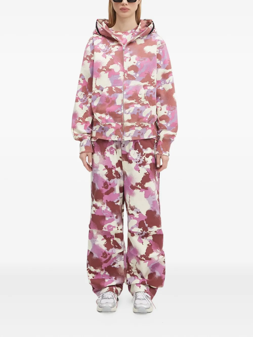 A BATHING APE camouflage-print T-shirt Roze
