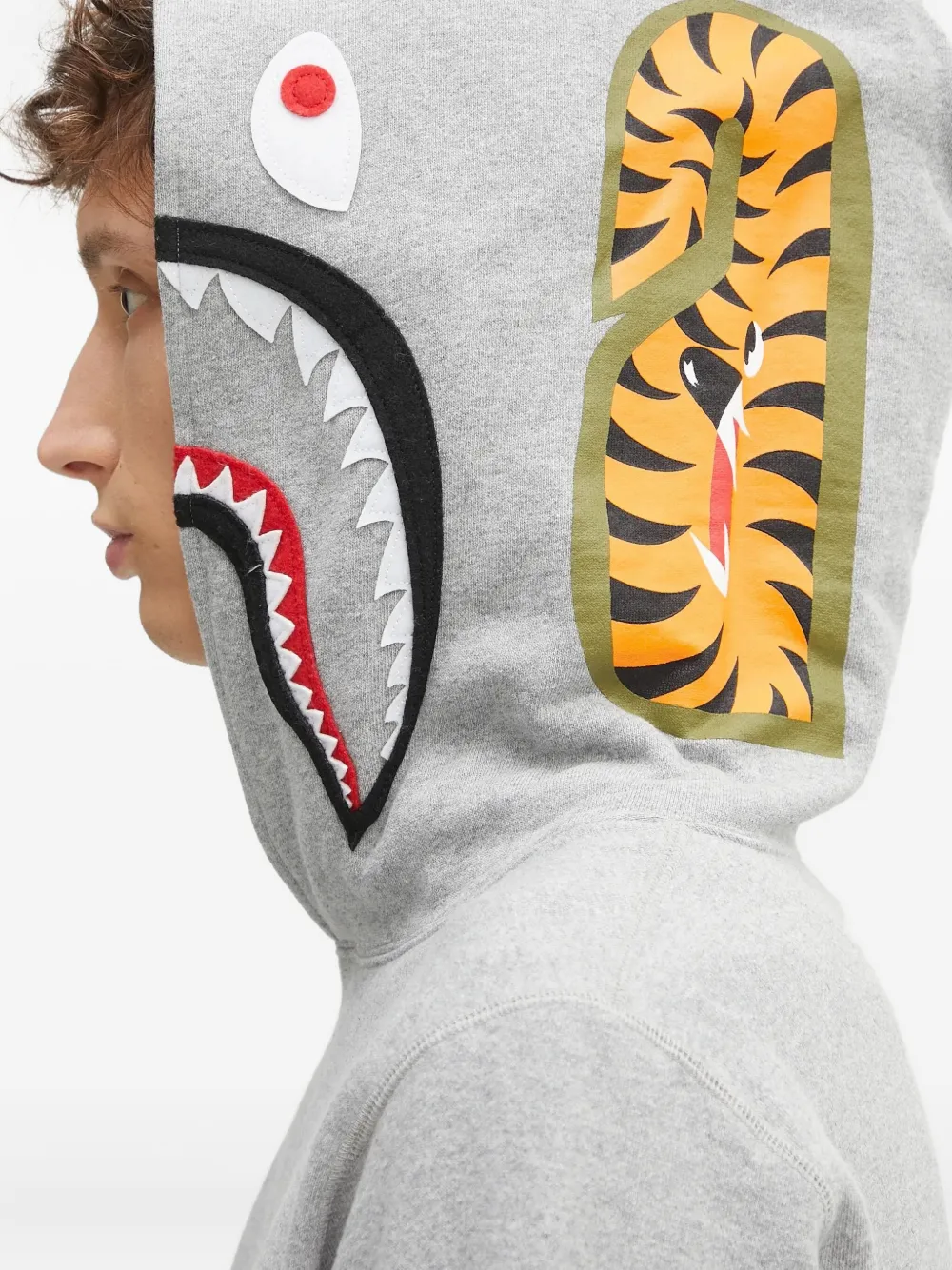 A BATHING APE shark-motif hoodie Grijs