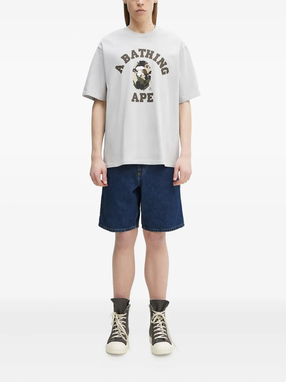 A BATHING APE logo-print T-shirt Grijs