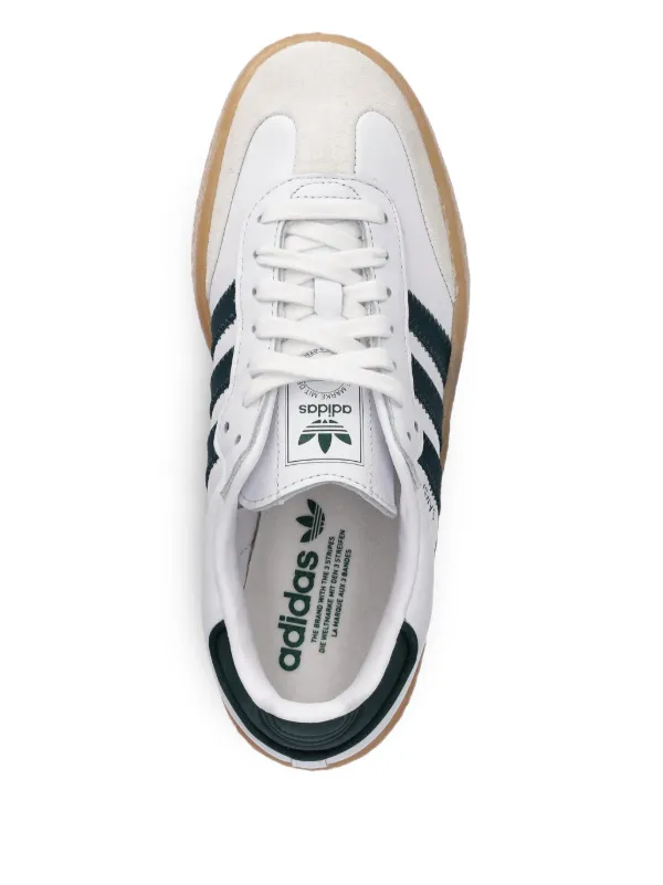 white adidas la marque aux 3 bandes