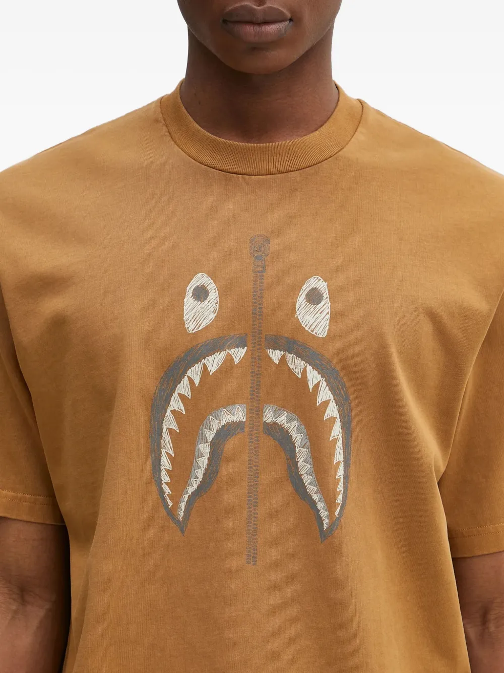 A BATHING APE shark-print T-shirt Bruin