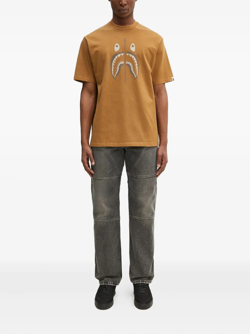 A BATHING APE shark-print T-shirt Bruin
