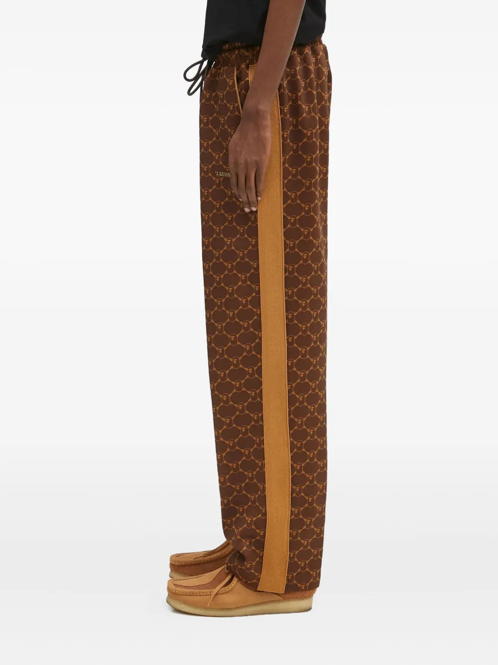 A BATHING APE logo-print side-stripe trousers Bruin