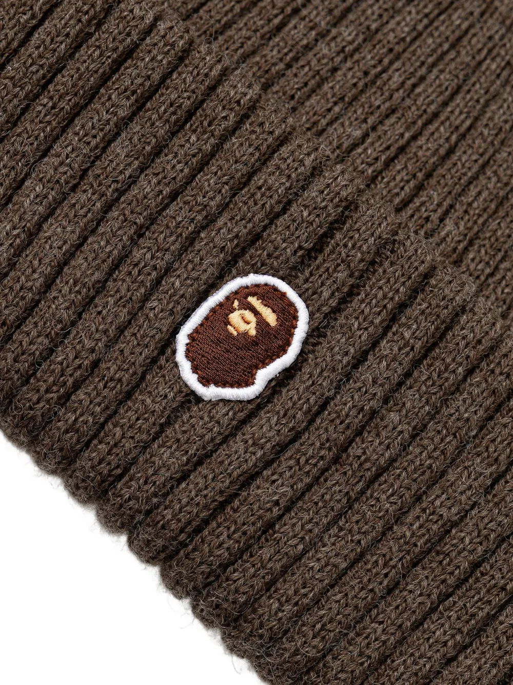 A BATHING APE ribbed-knit logo beanie Bruin