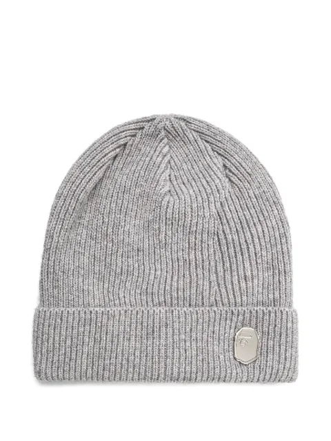 A BATHING APE® ribbed logo beanie