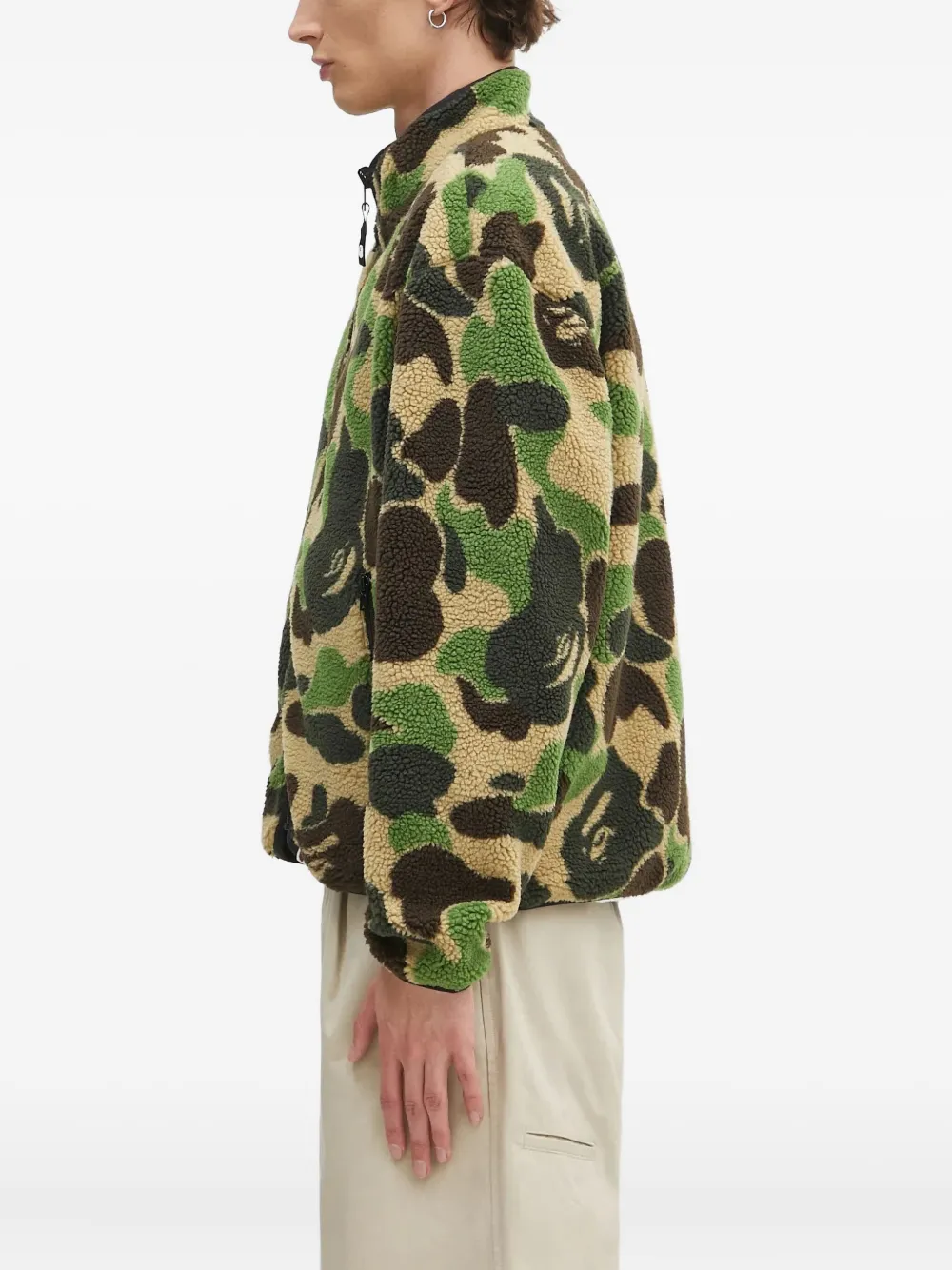 A BATHING APE camouflage-print fleece bomber jacket Groen